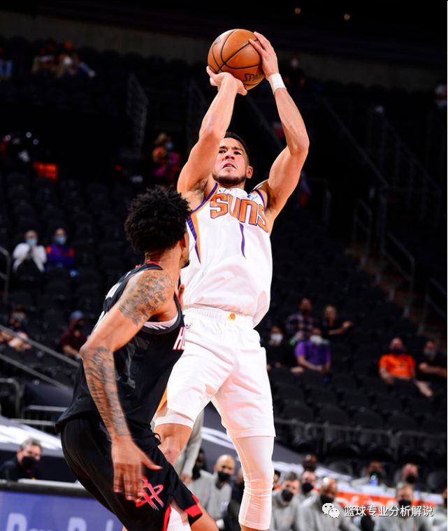 包含西甲赛程吃紧;菲尼克斯太阳今晚更衣室发声;态度坚定;控场能力受关注的词条 包含西甲赛程吃紧;菲尼克斯太阳今晚更衣室发声;态度坚定;控场能力受关注的词条