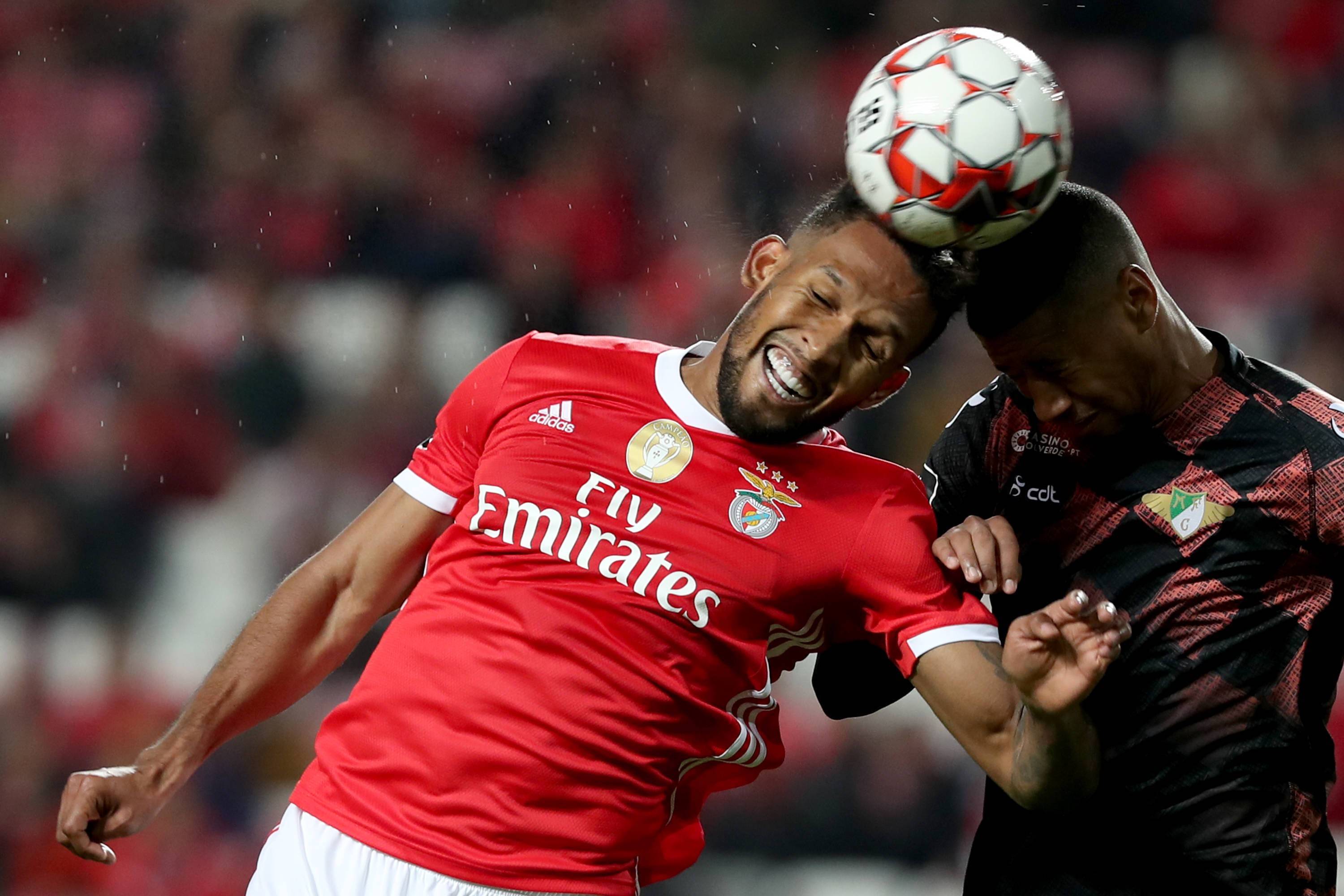 LPL电竞押注 -赛地聚焦：葡超窗口期热度飙升，马赛止住颓势，赛场秩序良好，阵容厚度经受考验(葡超赛事直播)