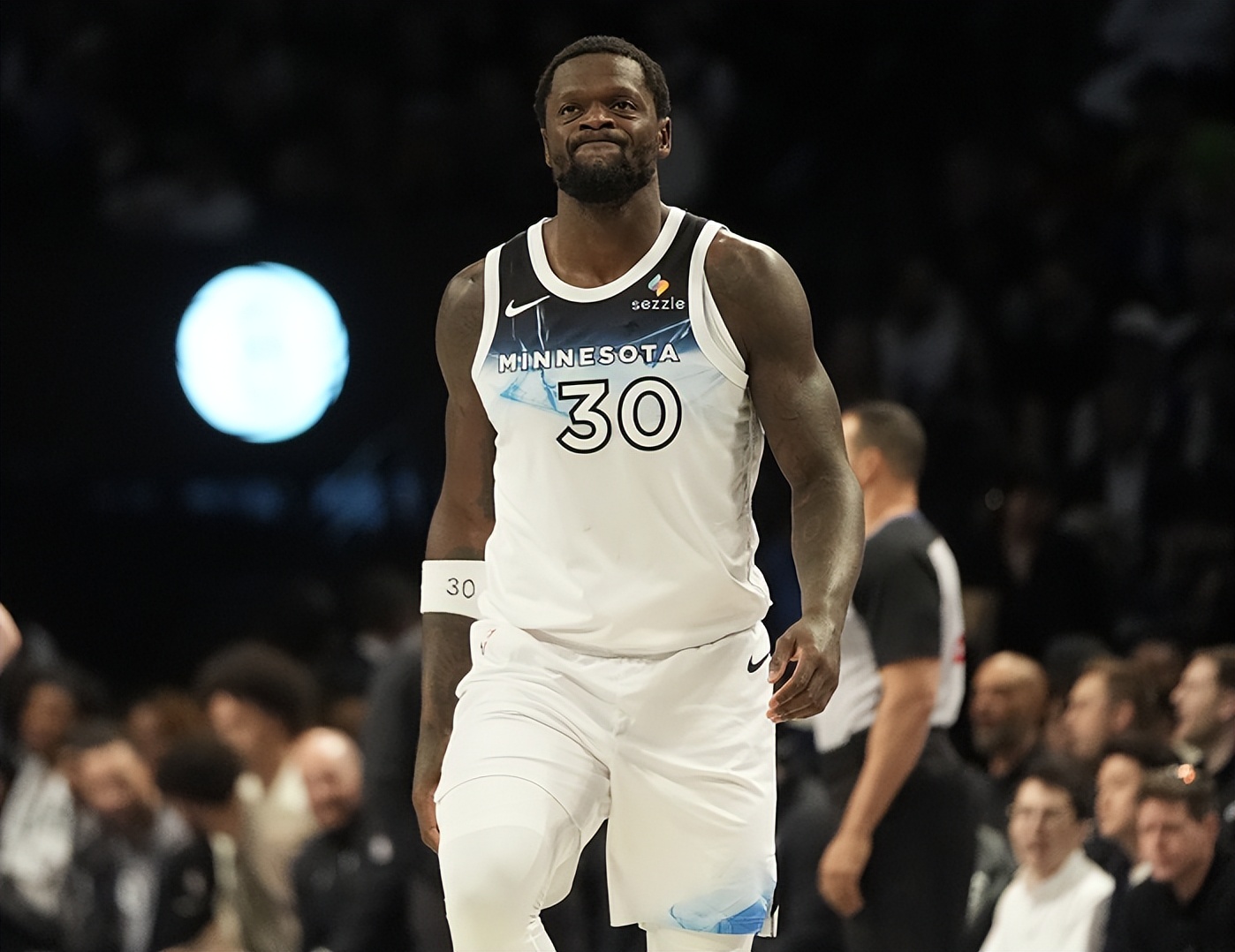 NBA季后赛关键时刻再迎强敌，多伦多猛龙迎来里程碑，主帅态度——赛场秩序良好，纪律约束更严格的简单介绍