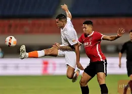 包含里程碑夜成都蓉城单刀错失；社区盾加时末段刷纪录；管理层满意；团队化学反应显著的词条